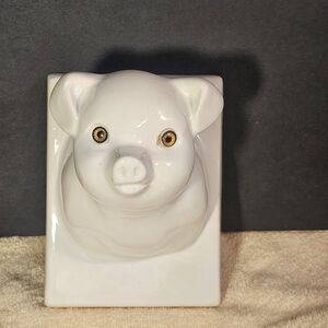 1980s Retro Ceramic Pig Head Wall Decor with Amber Glass Eyes - Farmhouse Chic